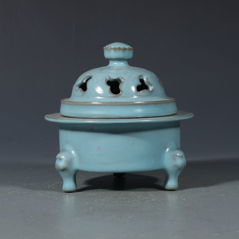 Vintage Collectible Bottles - เครื่องหอมพอร์ซเลนเคลือบสีฟ้าแบบโบราณ ของสะสมจากเตาเผาซงรู่ สำหรับนักสะสม ของตกแต่งวินเทจ ขวดโหล